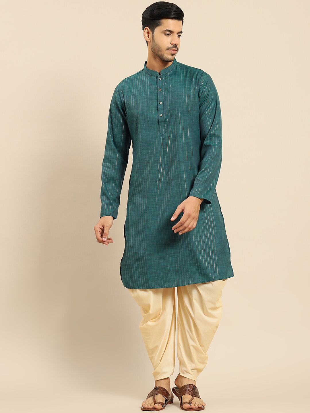 

Amodh by Kisah Men Green Thread Work Kurta
