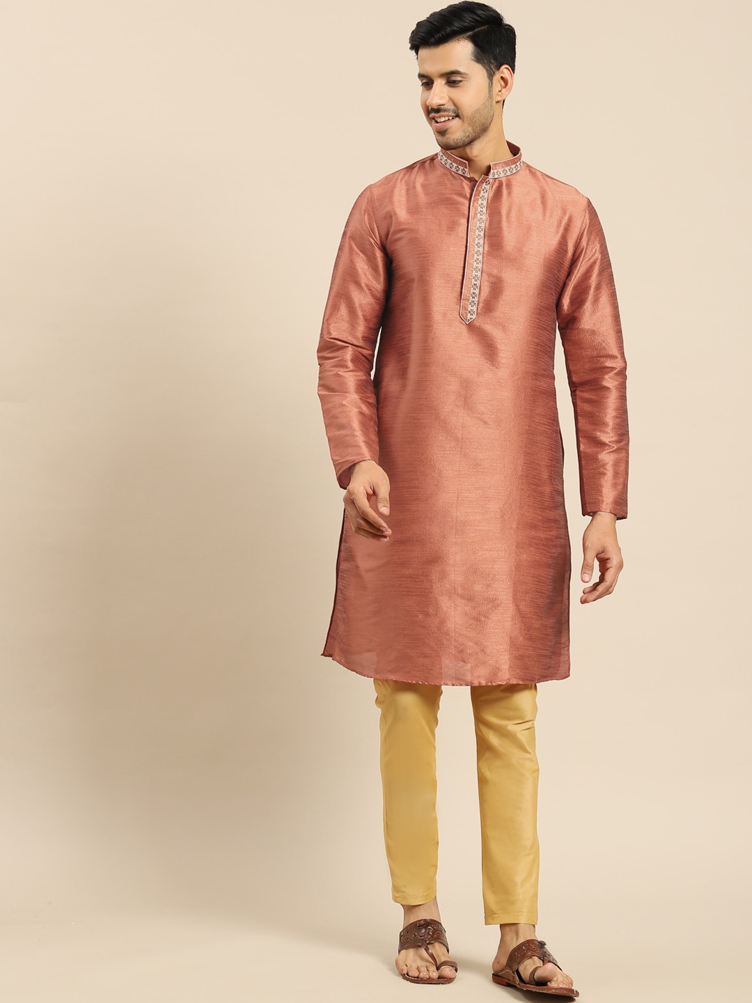 

Amodh by Kisah Men Rust Thread Work Kurta