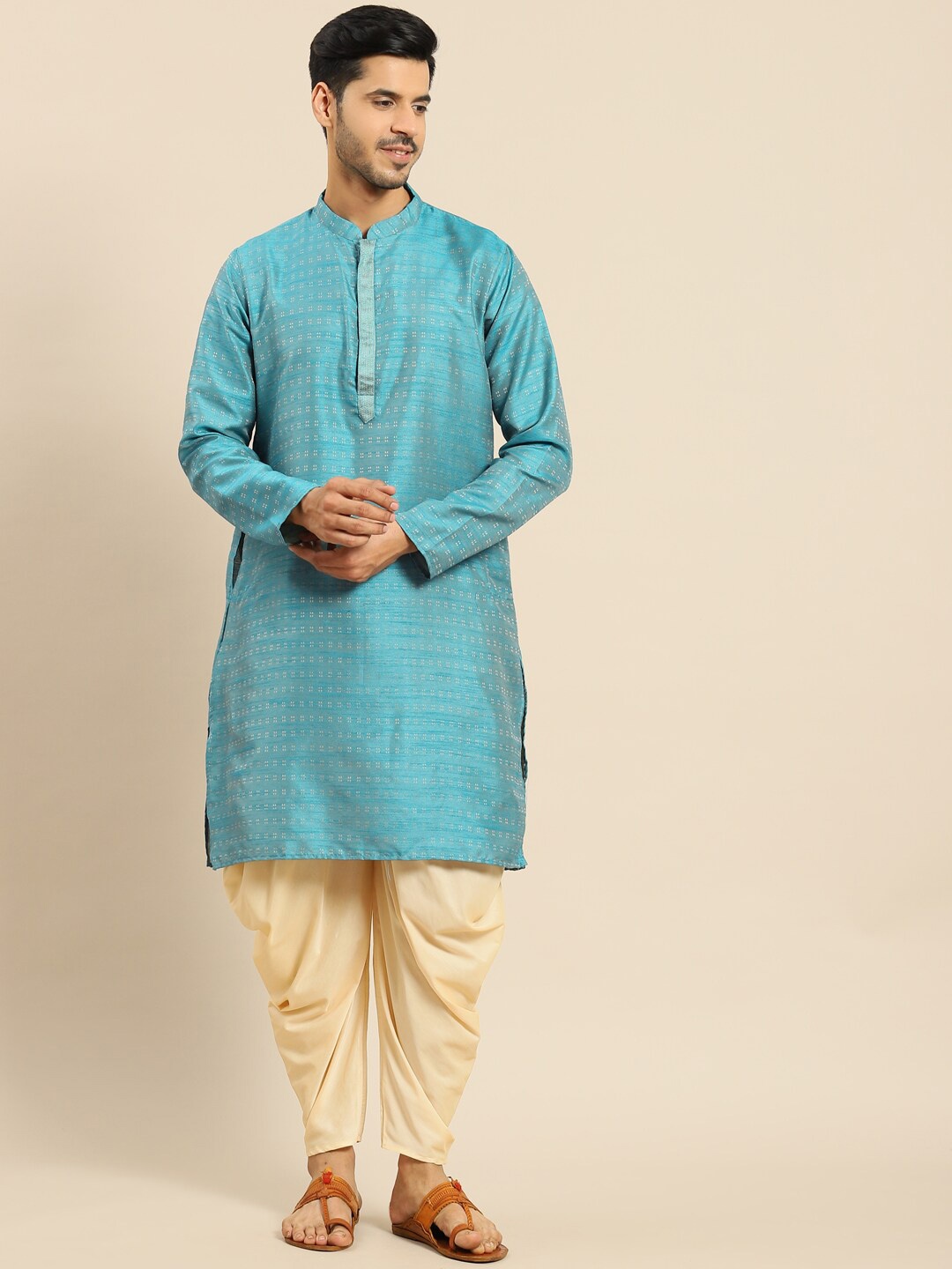 

Amodh by Kisah Men Blue Yoke Design Thread Work Kurta