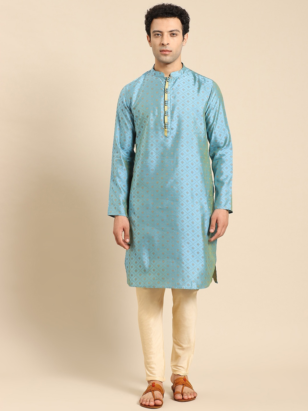 

Amodh by Kisah Men Turquoise Blue Thread Work Kurta