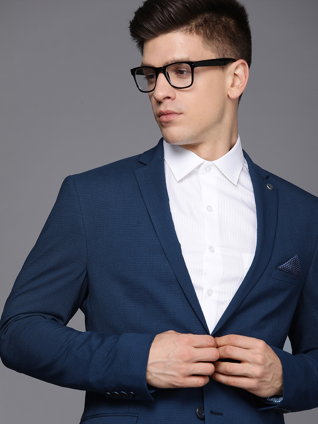 

Theme Men Blue Solid Slim Fit Blazer