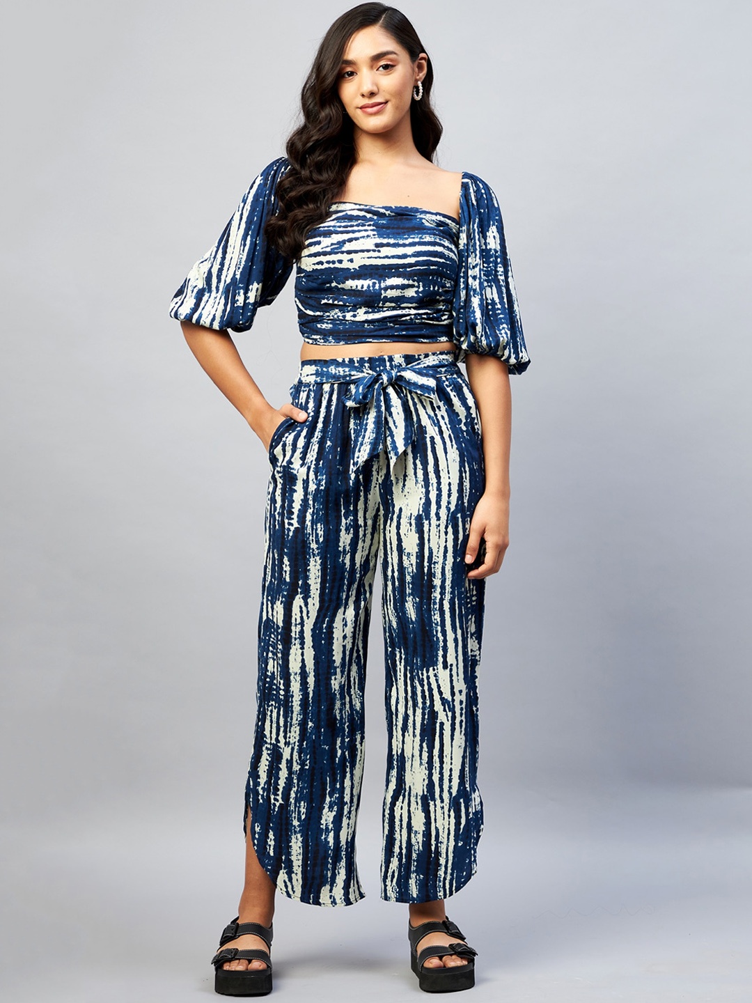 

DELAN Women Navy Blue & Cream-Coloured Tie & Dye Printed Co-ords