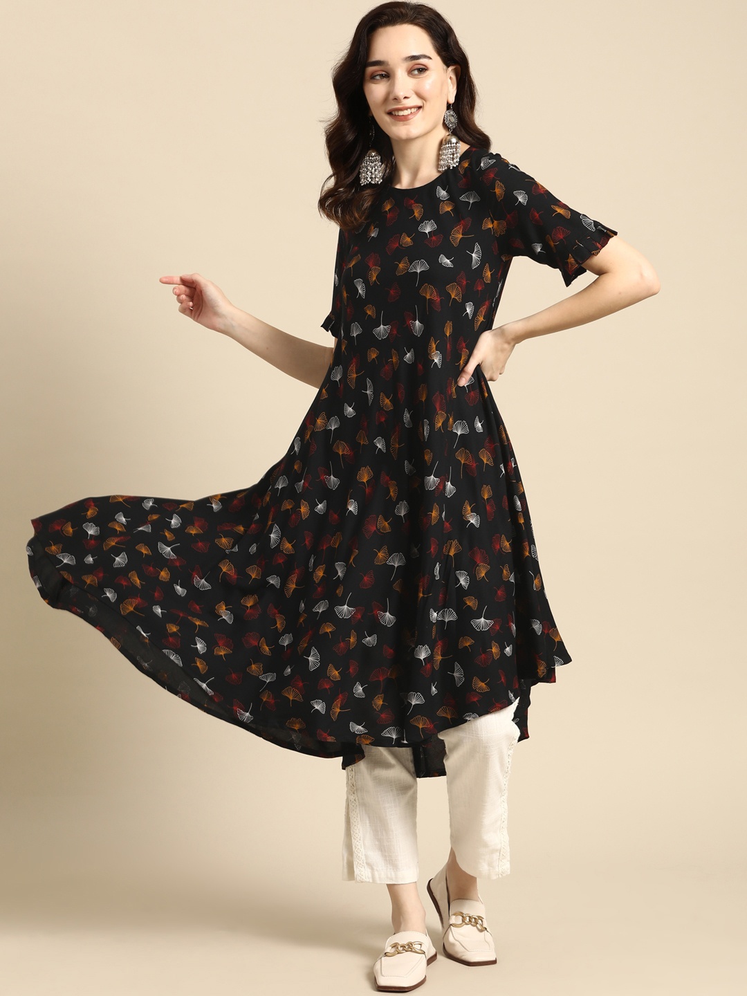 

Sangria Women Black & Mustard Yellow Floral Printed Kurta