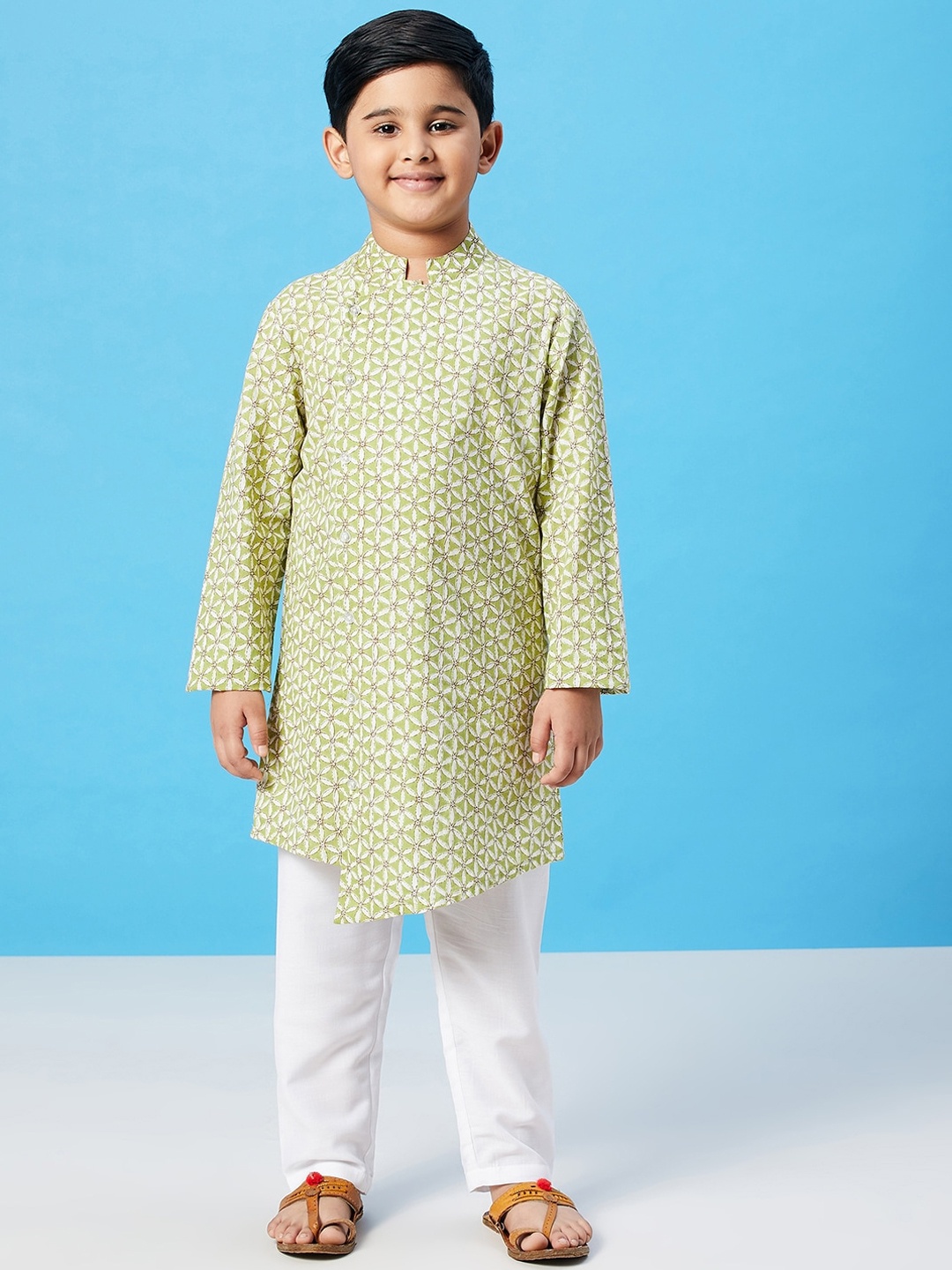 

Stylo Bug Boys Green Ethnic Motifs Angrakha Pure Cotton Kurta with Pyjamas