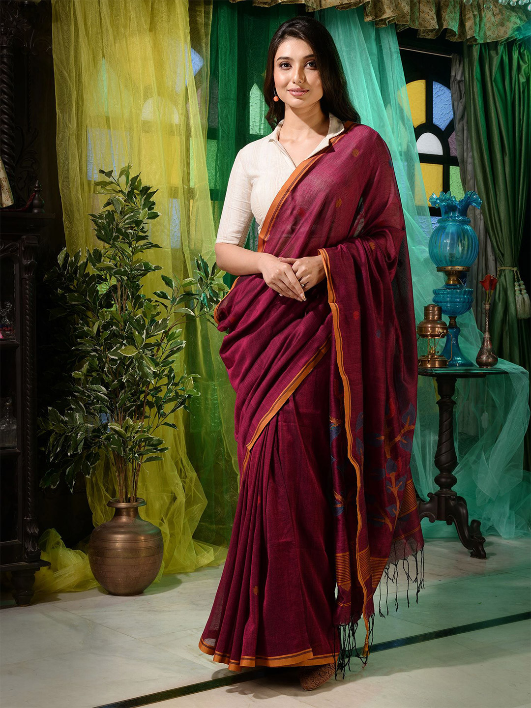 

Charukriti Magenta Woven Design Pure Cotton Saree