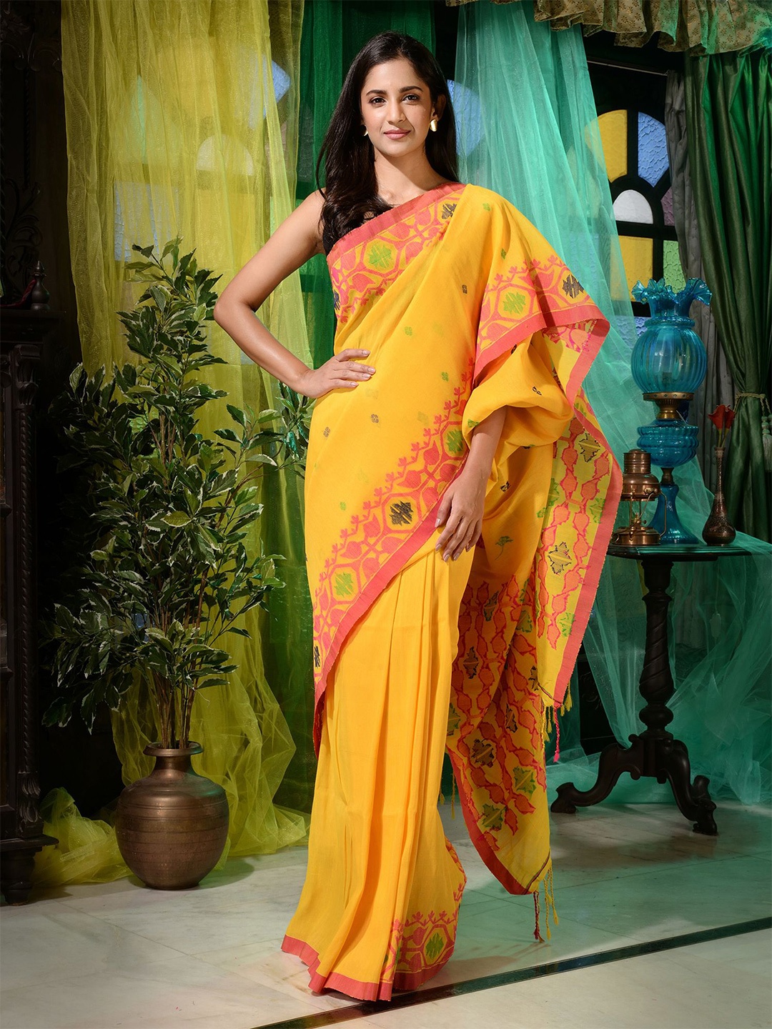 

Charukriti Yellow & Pink Woven Design Pure Linen Saree