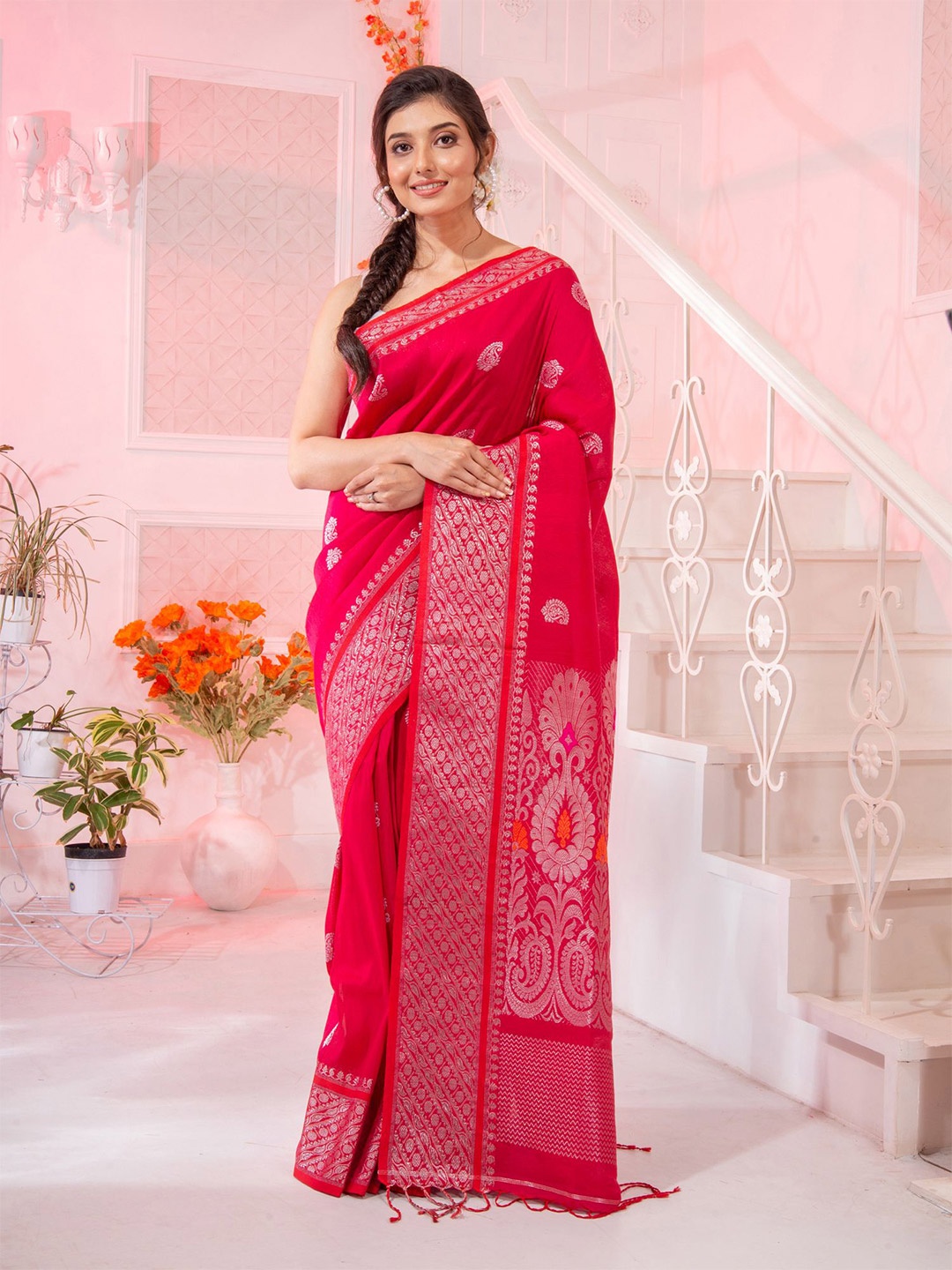 

Charukriti Women Fuchsia & Silver-Toned Woven Design Pure Linen Saree