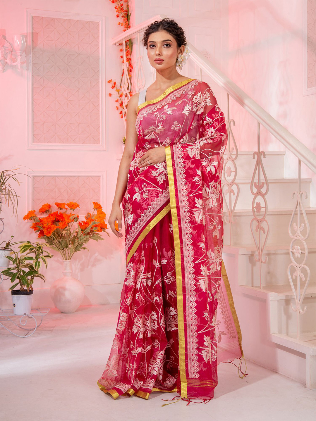 

Charukriti Red & White Woven Design Zari Pure Silk Saree With Unstitched Blouse Piece