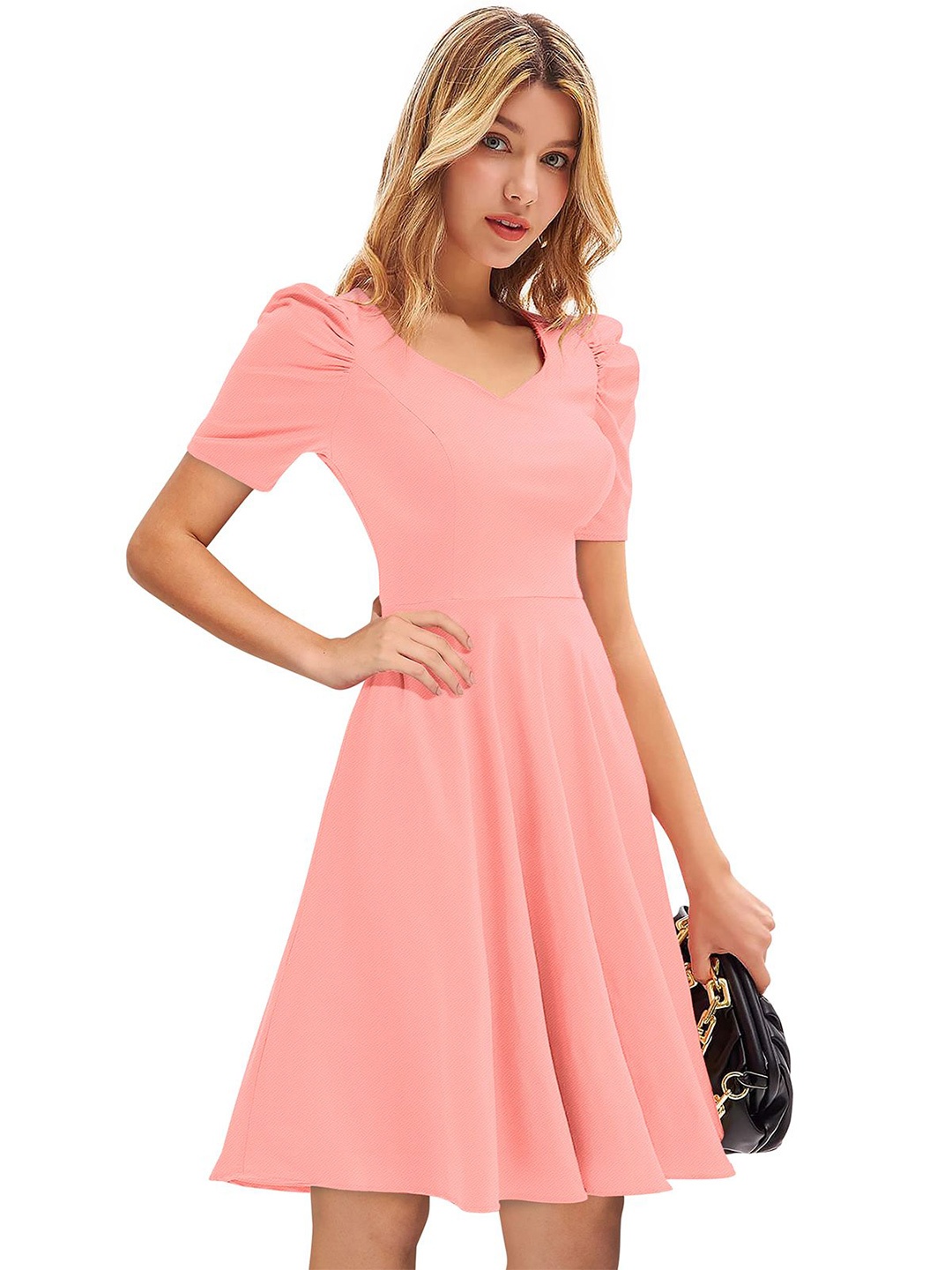 

Risirioutfit Peach-Coloured Dress