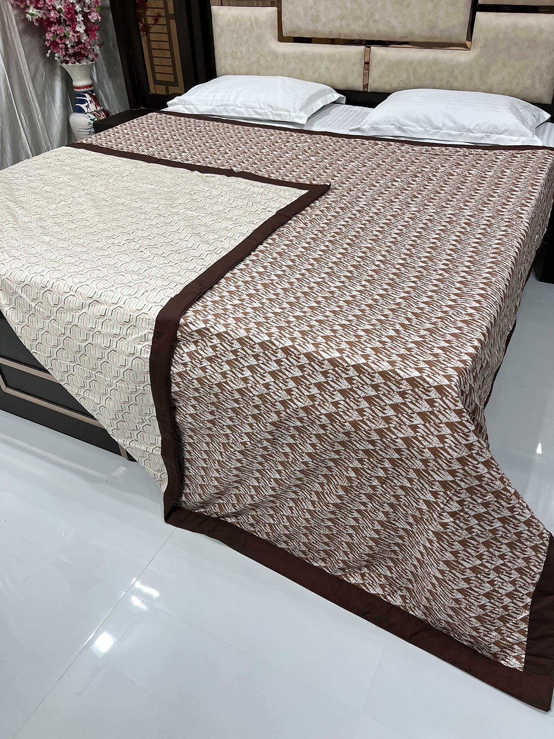 

Pure Decor Unisex Brown Blankets Quilts and Dohars