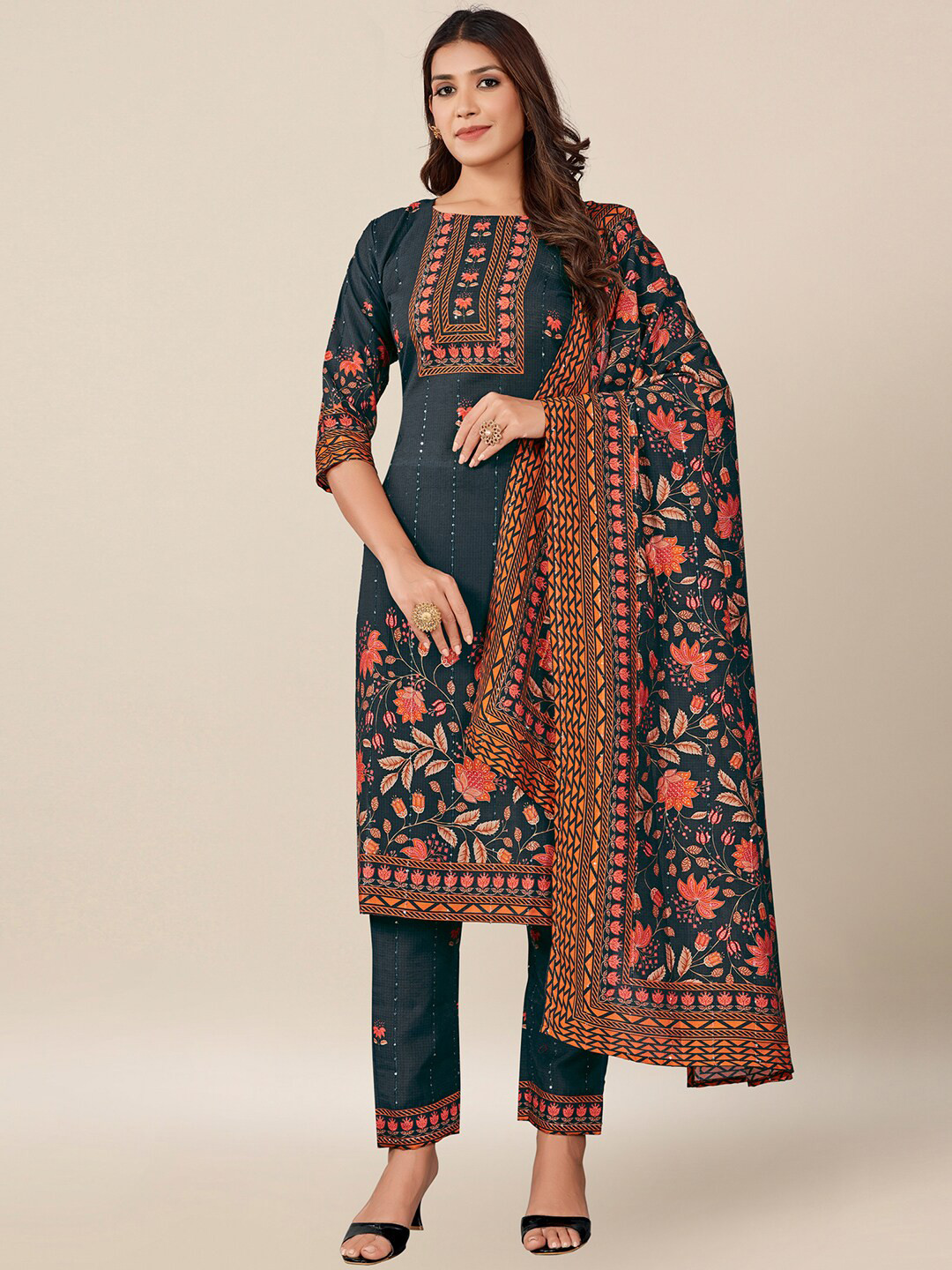 

AYKA CLOTHINGS Green & Pink Printed Viscose Rayon Unstitched Dress Material