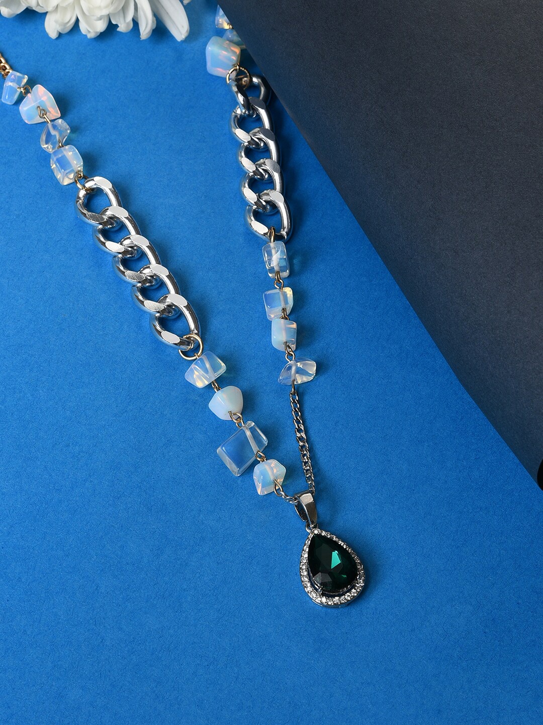 

SOHI Silver-Plated & Green Chain