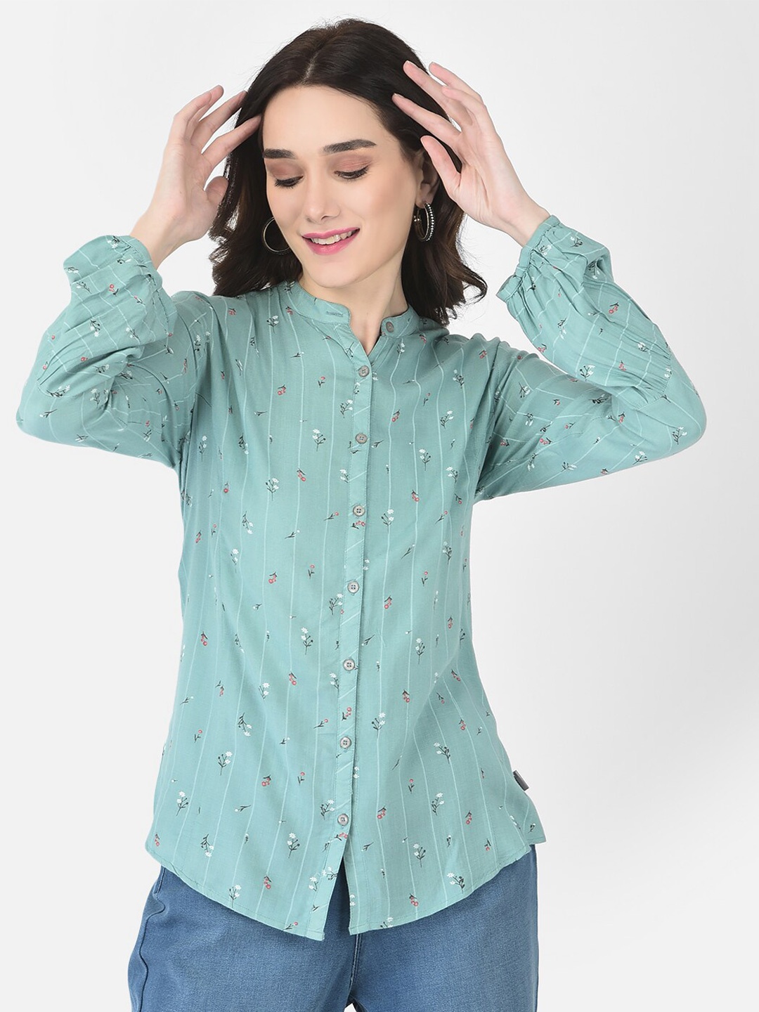 

Crimsoune Club Women Green Floral Printed Casual Shirt