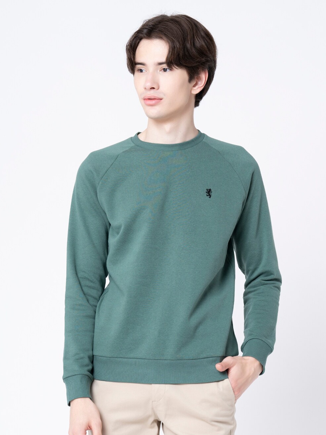 

Red Tape Men Green Solid Sweatshirt