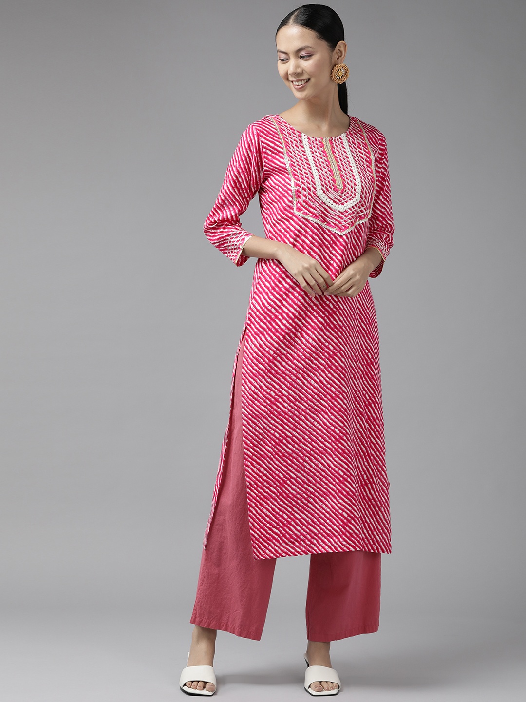 

Yufta Women Pink Leheriya Printed Gotta Patti Kurta