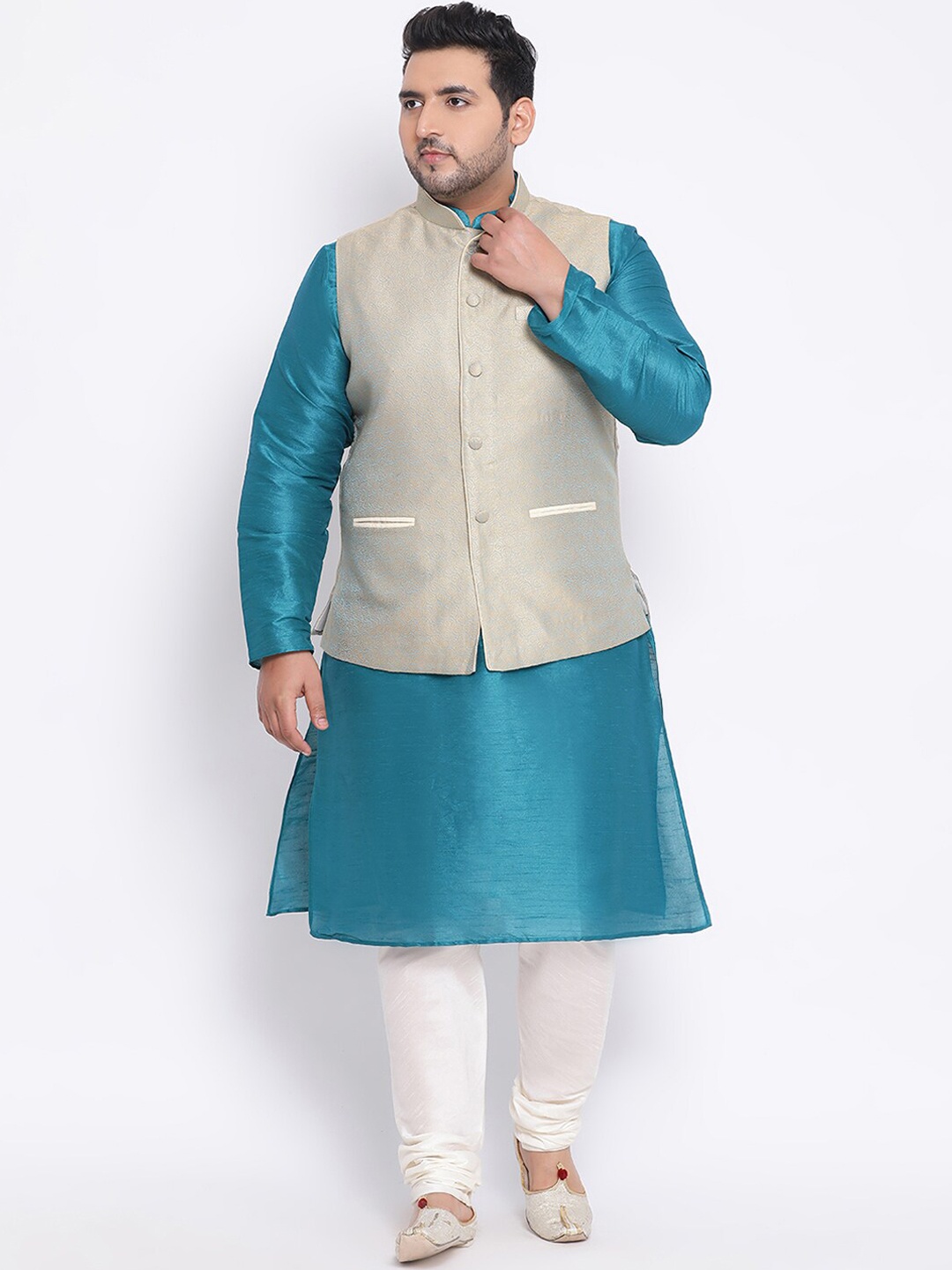 

KISAH PLUS Men Beige Kurta with Churidar