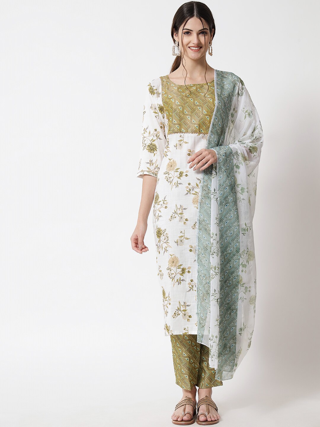

VredeVogel Women Green Floral Printed Kurta with Trousers & With Dupatta