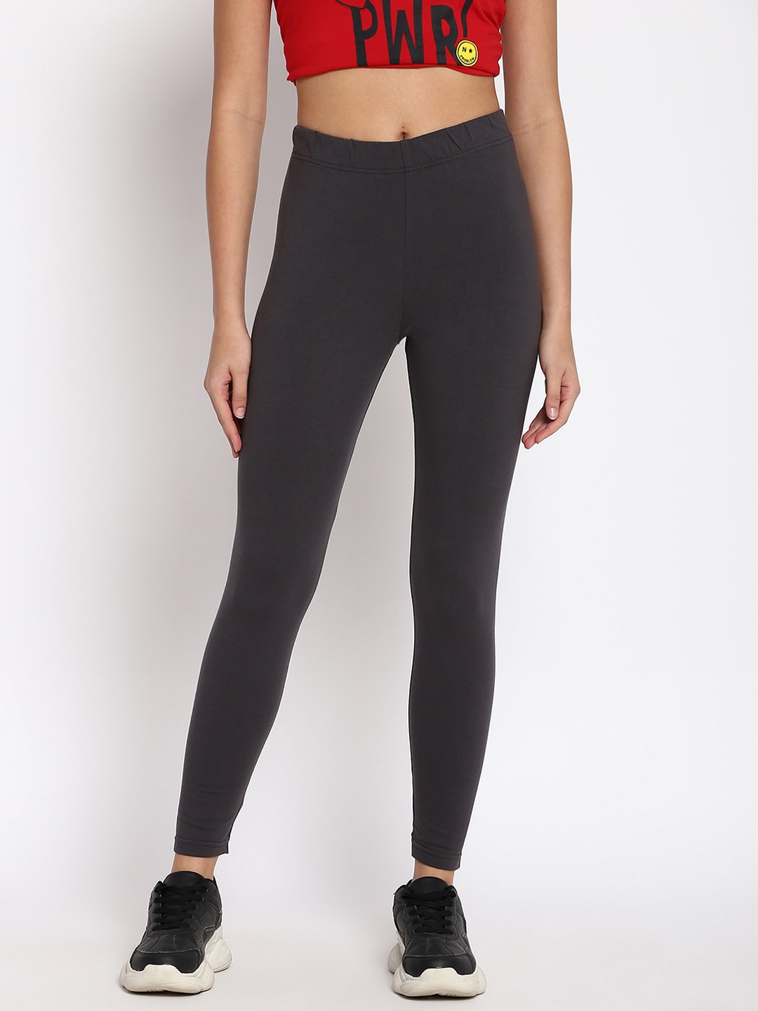 

abof Women Charcoal Grey Solid Regular Fit Leggings