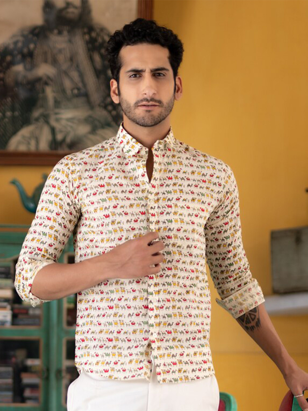 

Tistabene Men Beige Comfort Printed Casual Shirt