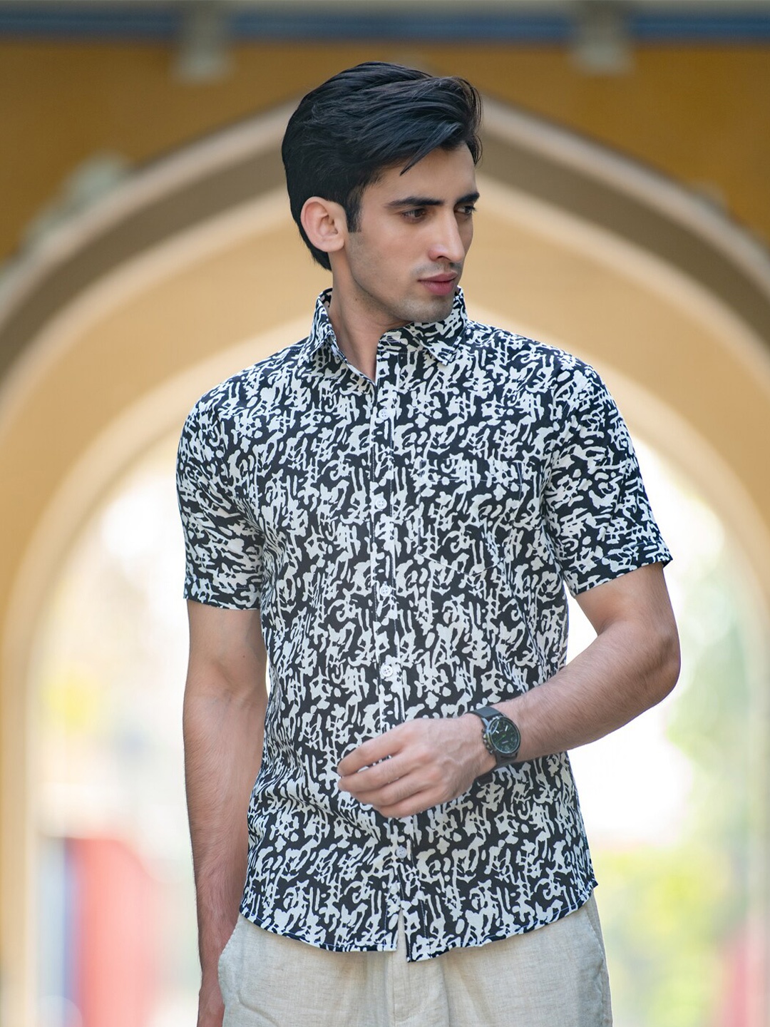 

Tistabene Men Black Comfort Printed Casual Shirt