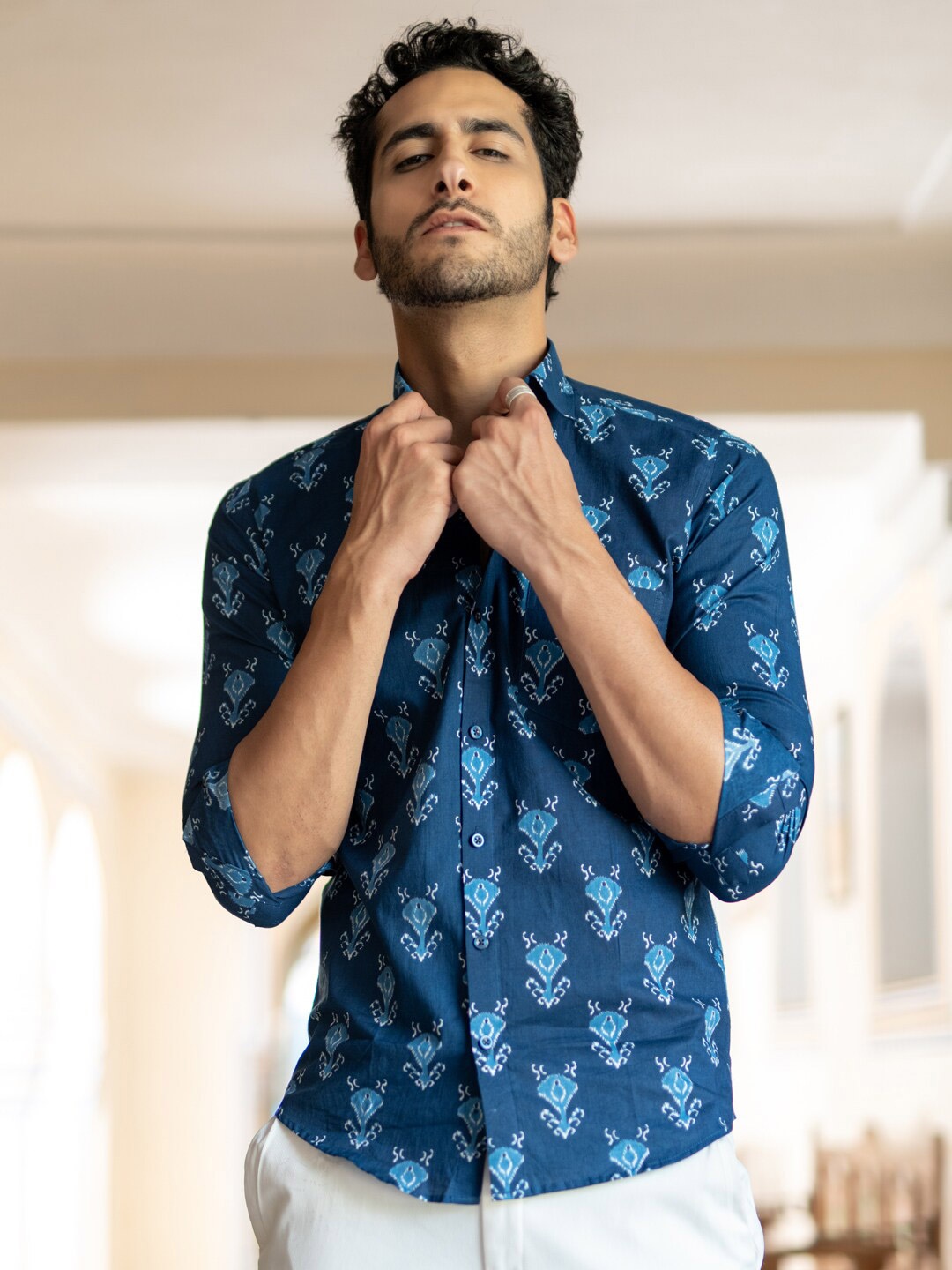 

Tistabene Men Blue Comfort Printed Casual Shirt