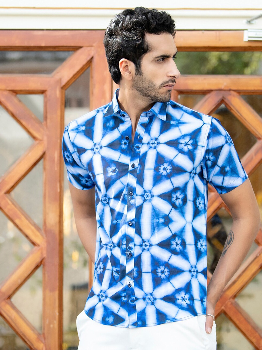 

Tistabene Men Blue Comfort Printed Casual Shirt