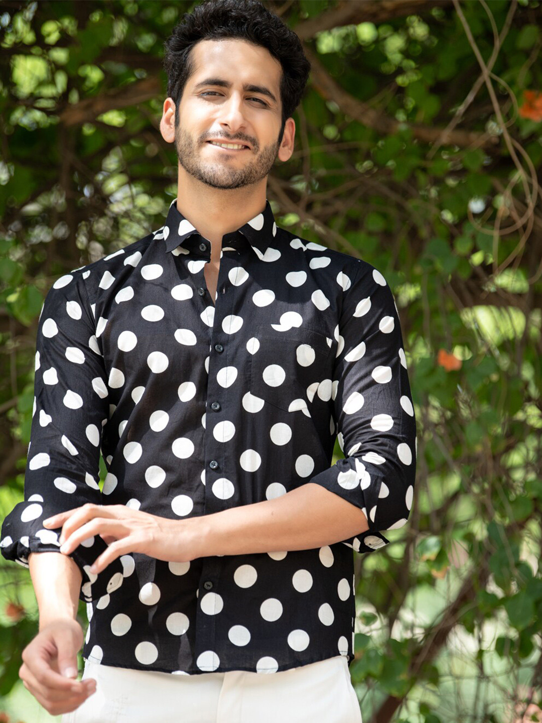 

Tistabene Men Black Comfort Animal Printed Casual Shirt