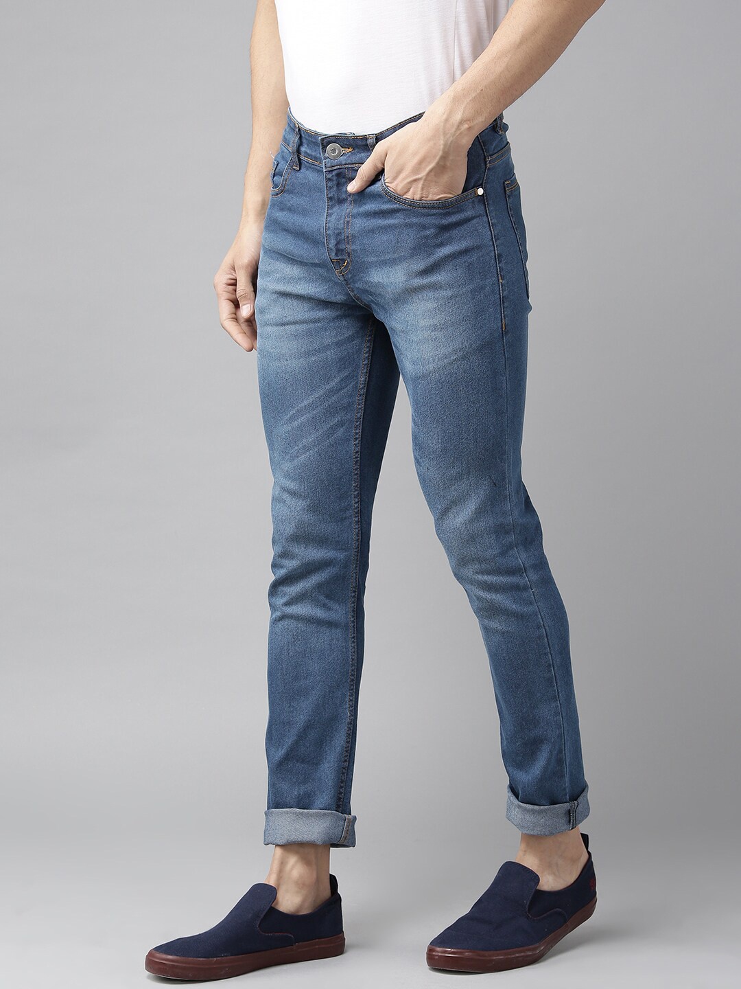 

Hubberholme Men Blue Comfort Slim Fit Mildly Distressed Heavy Fade Stretchable Jeans