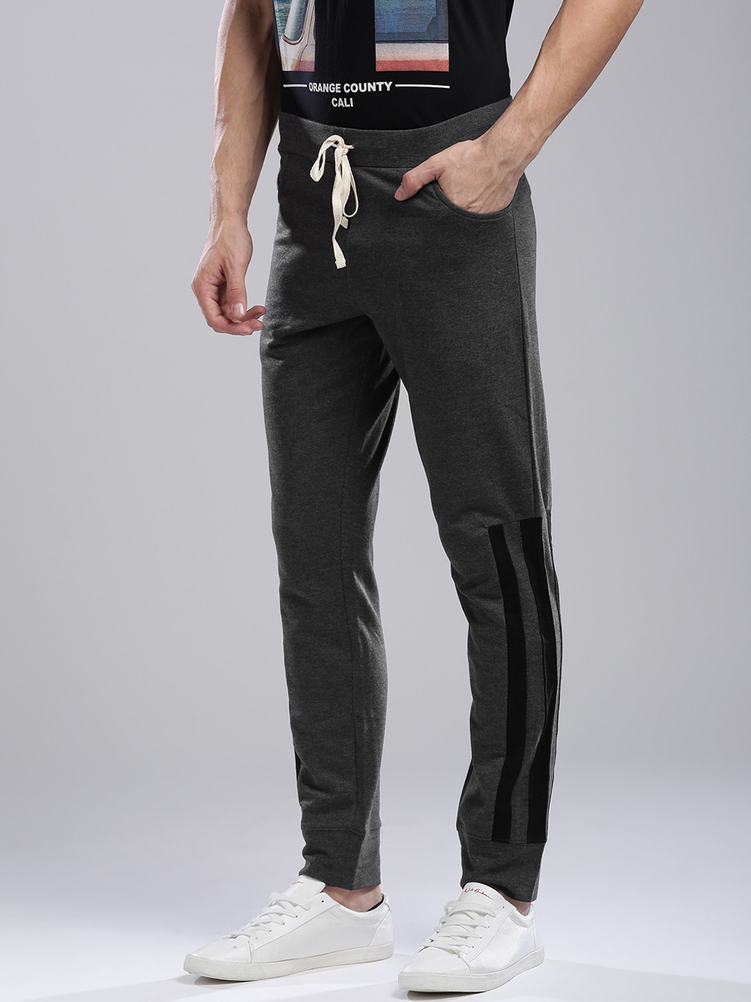 

Hubberholme Men Charcoal Black Solid Slim-Fit Jogger