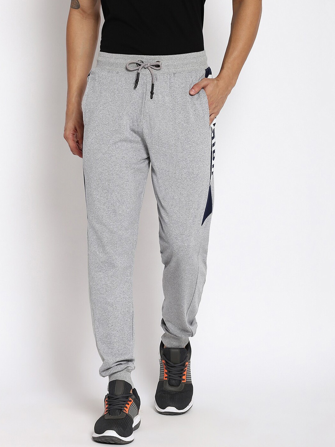 

abof Men Grey Regular Fit Joggers Trousers