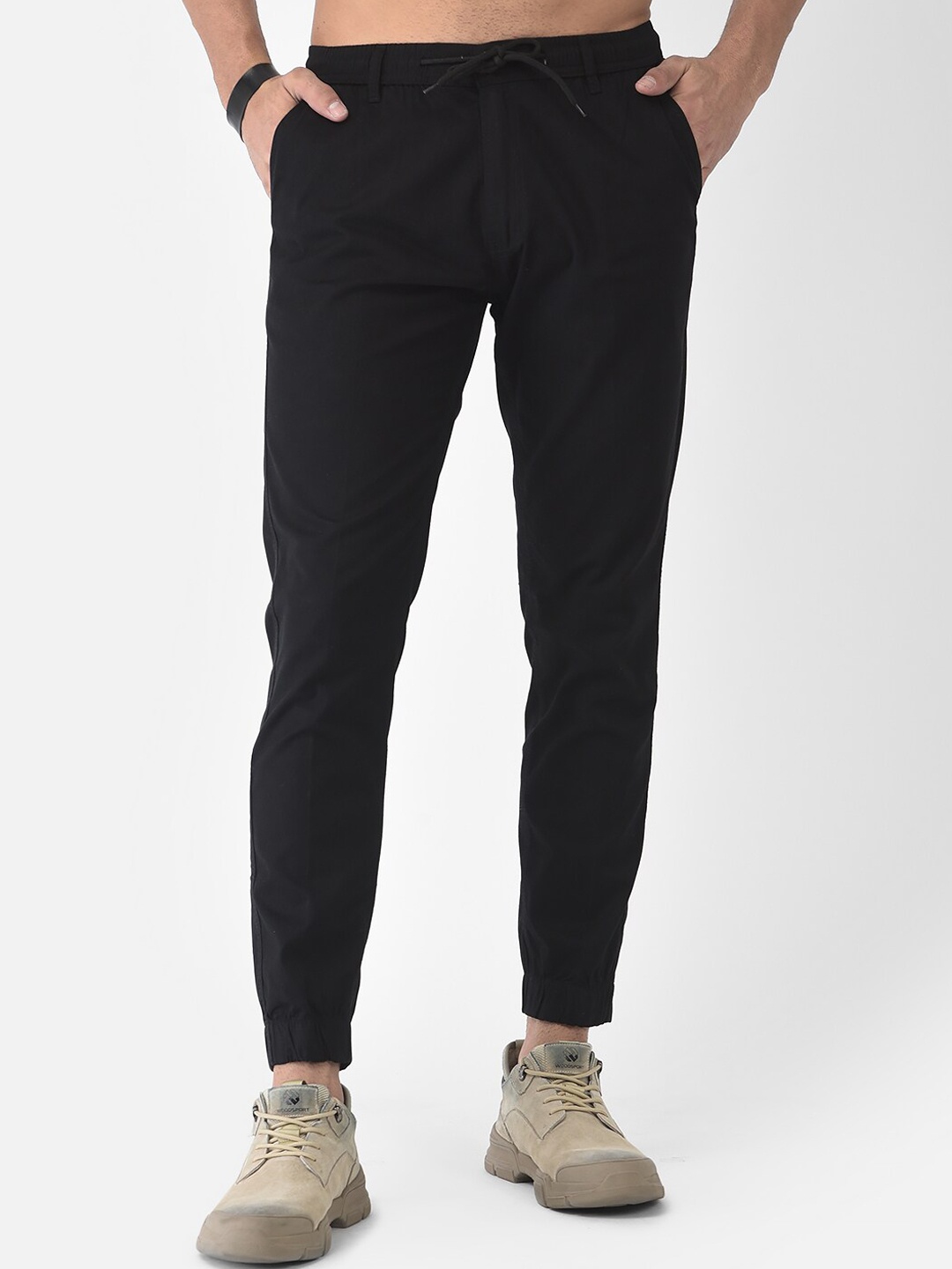 

COBB Men Black Solid Cotton Slim Fit Trousers