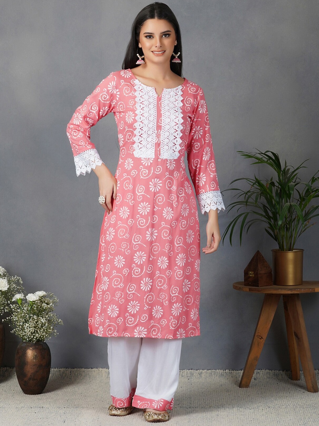 

METRO-FASHION Peach-Coloured Ethnic Motifs Printed Kurta with Palazzos & Dupatta