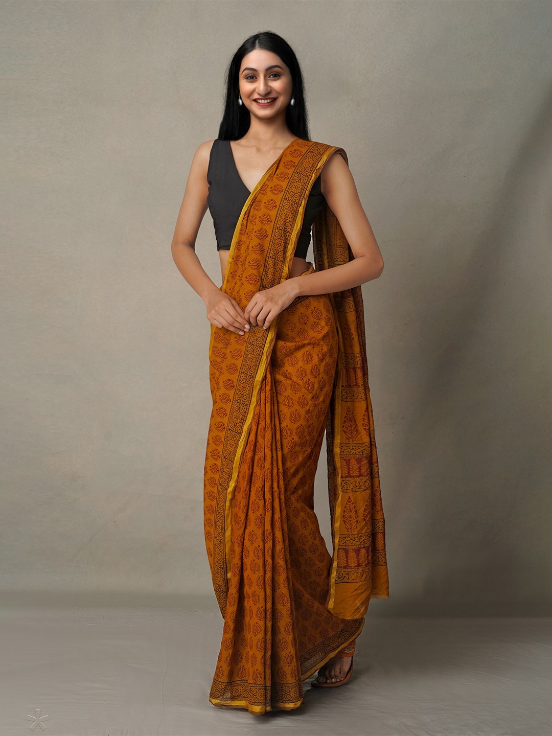 

Unnati Silks Orange & Gold-Toned Bagh Zari Chanderi Saree