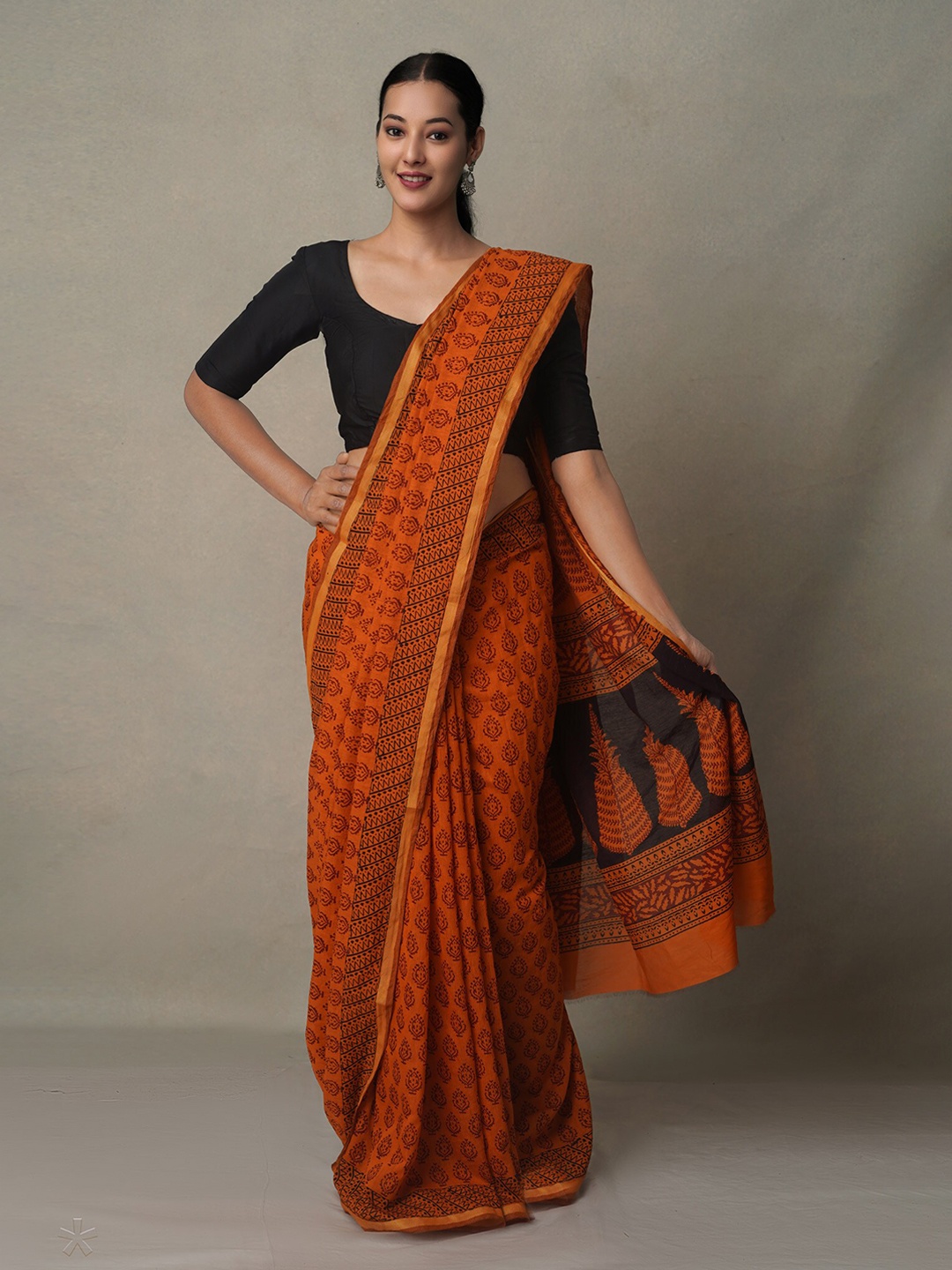

Unnati Silks Rust & Gold-Toned Bagh Zari Chanderi Saree
