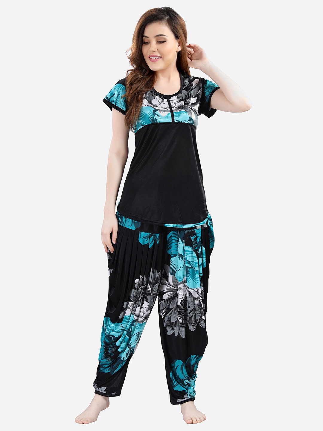 

Romaisa Women Green & Black Printed Night suit