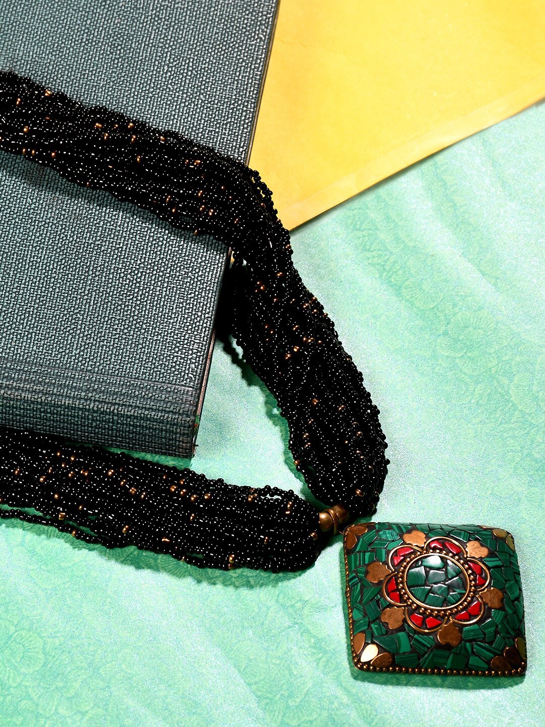 

Bamboo Tree Jewels Green & Red Handcrafted Necklace