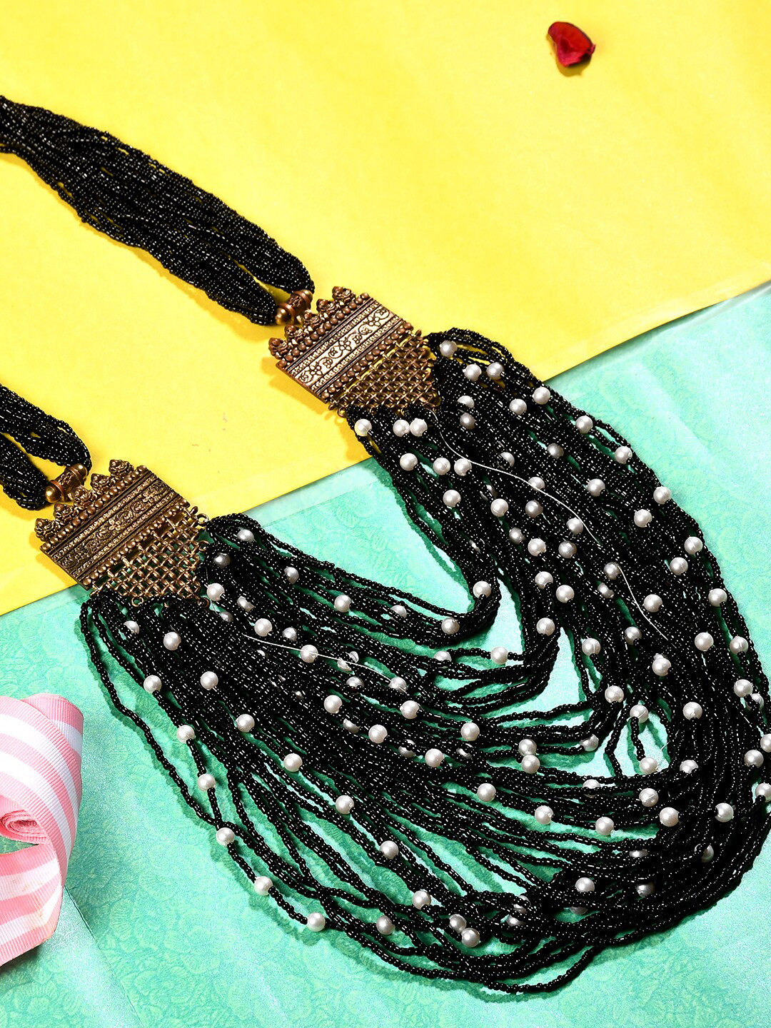 

Bamboo Tree Jewels Black & White Handcrafted Necklace