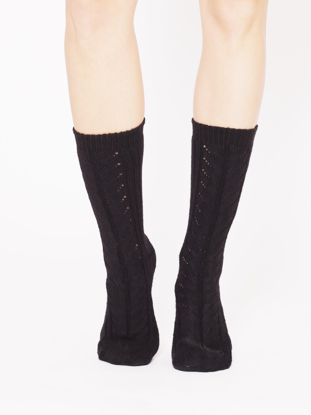 

Bharatasya Women Black Woolen Calf-Length Winter Socks