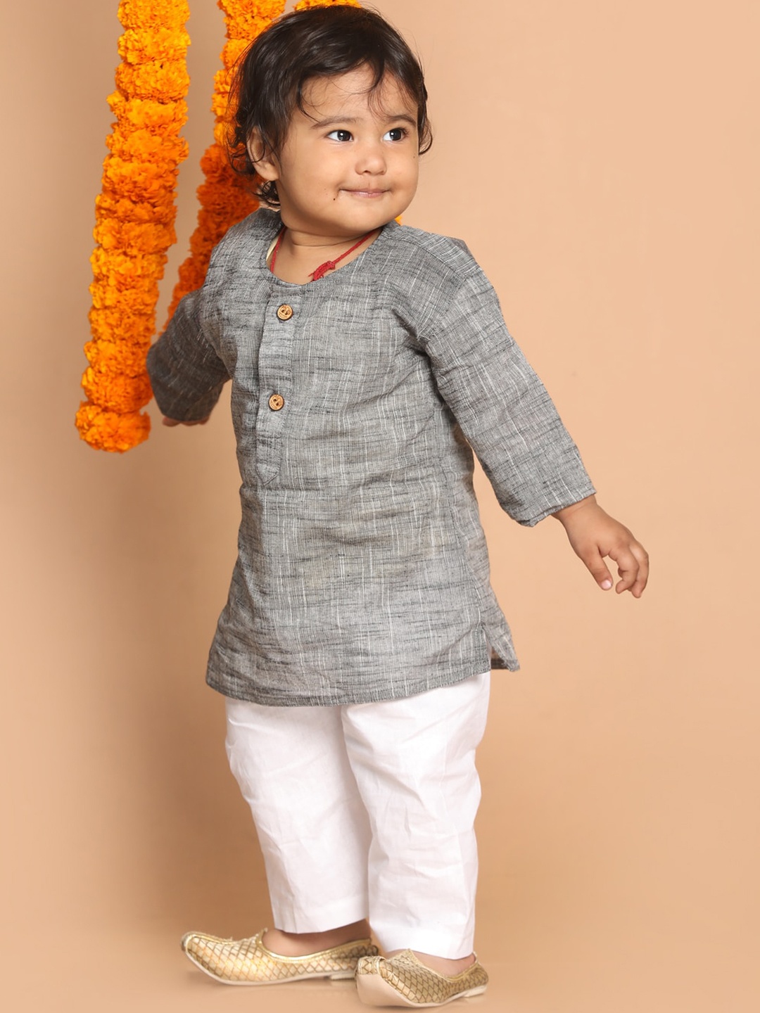 

VASTRAMAY Boys Grey and White Pure Cotton Kurta with Pyjama