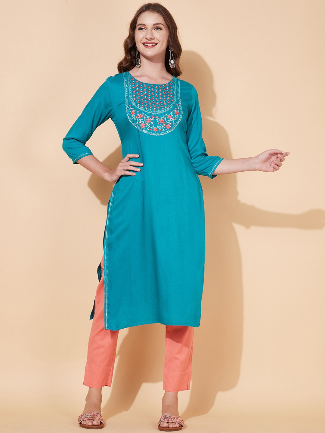 

FASHOR Women Turquoise Blue Embroidered Thread Work Kurta