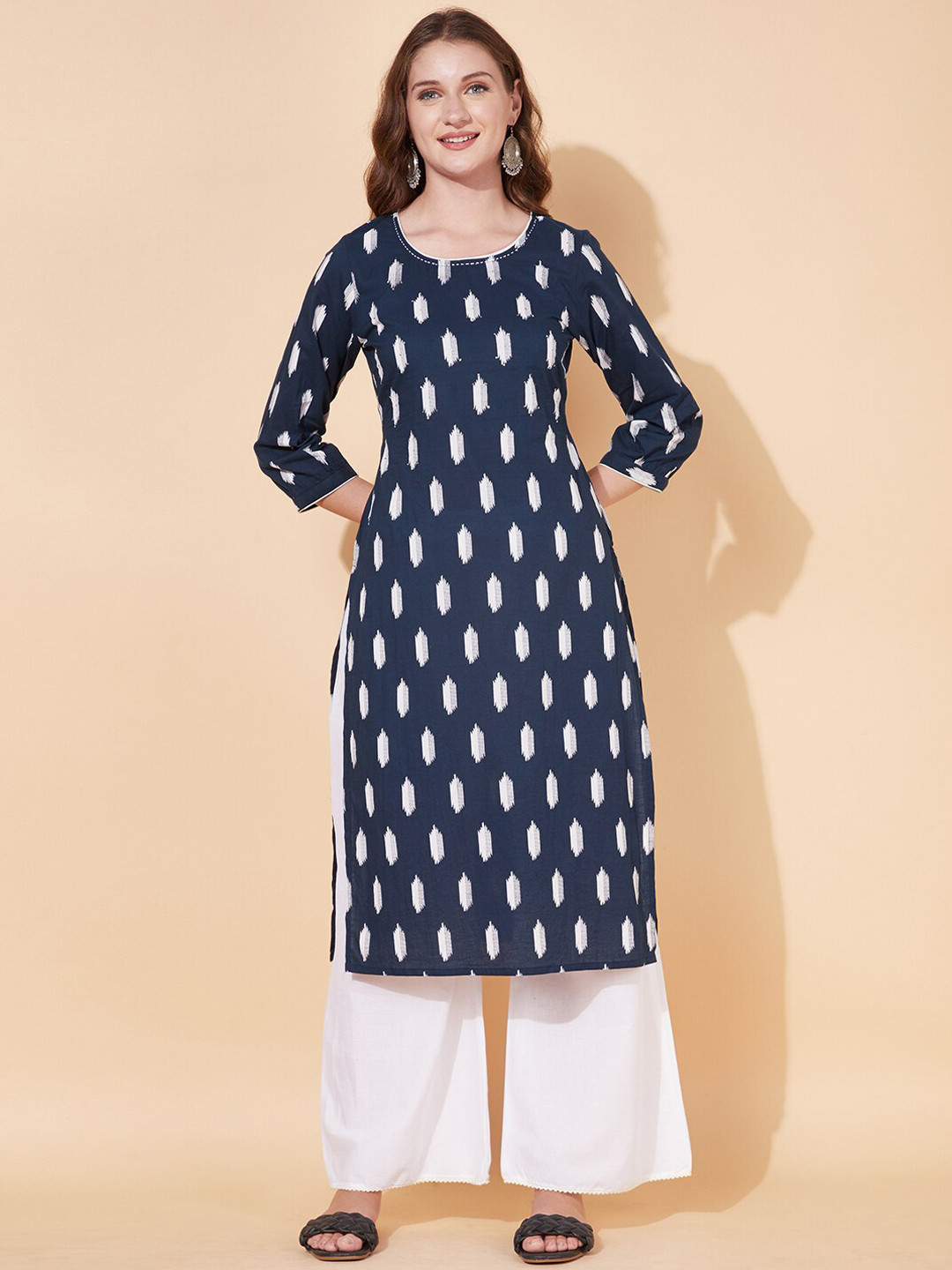 

FASHOR Women Blue Paisley Keyhole Neck Flared Sleeves Kurta