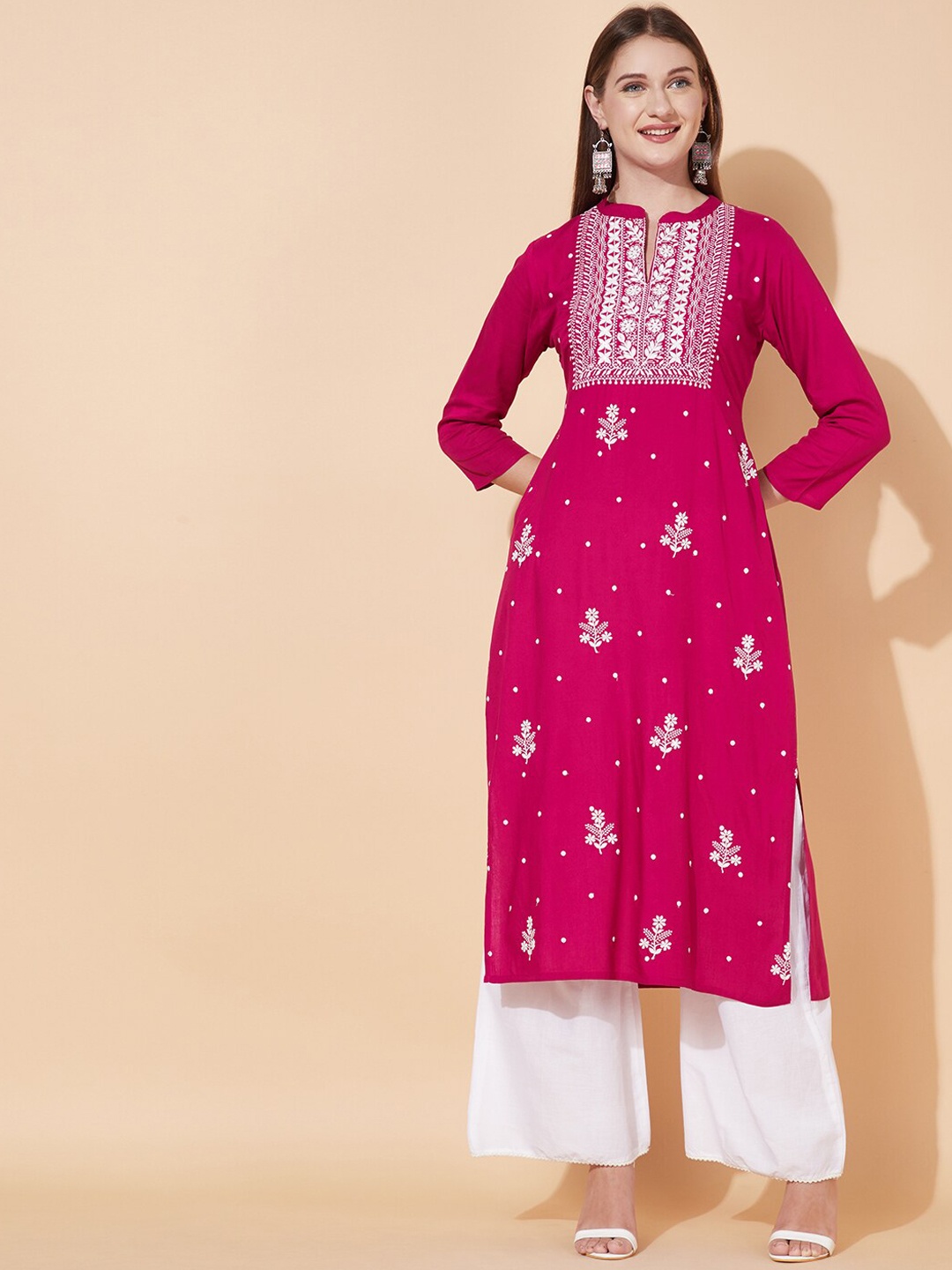 

FASHOR Women Magenta & White Ethnic Motifs Embroidered Kurta