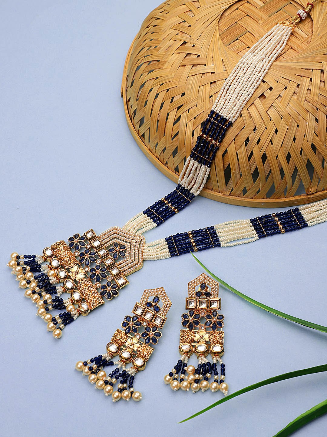 

STEORRA JEWELS Gold-Plated White & Blue Kundan-Studded & Beaded Jewellery Set