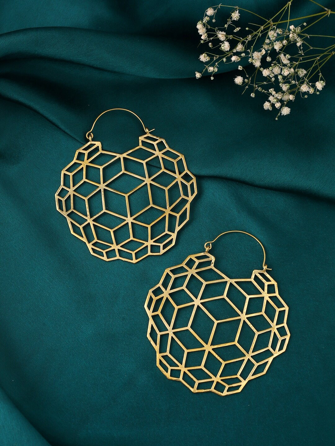 

kashwini Gold-Toned Contemporary Drop Earrings