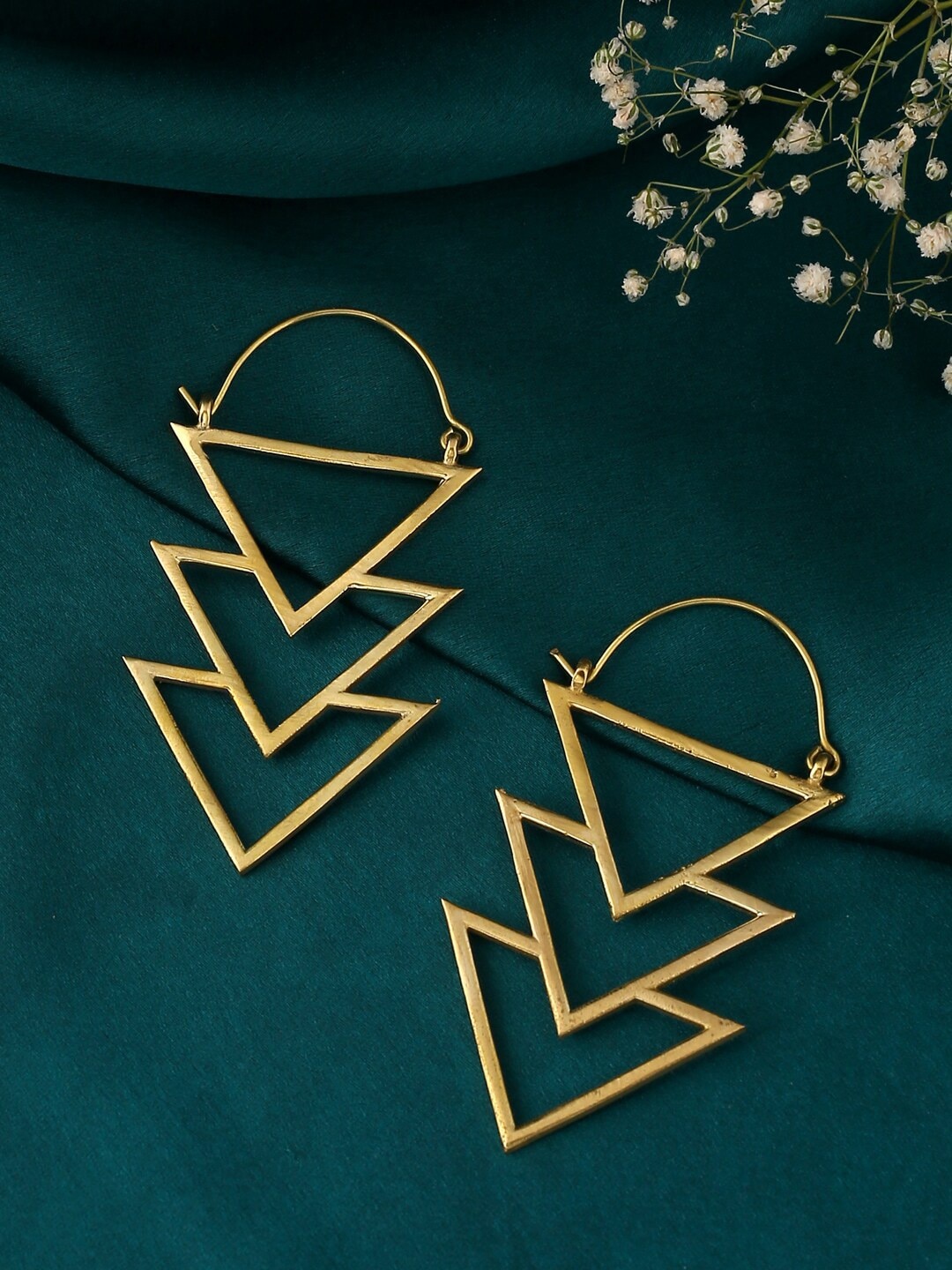 

kashwini Gold-Toned Contemporary Drop Earrings