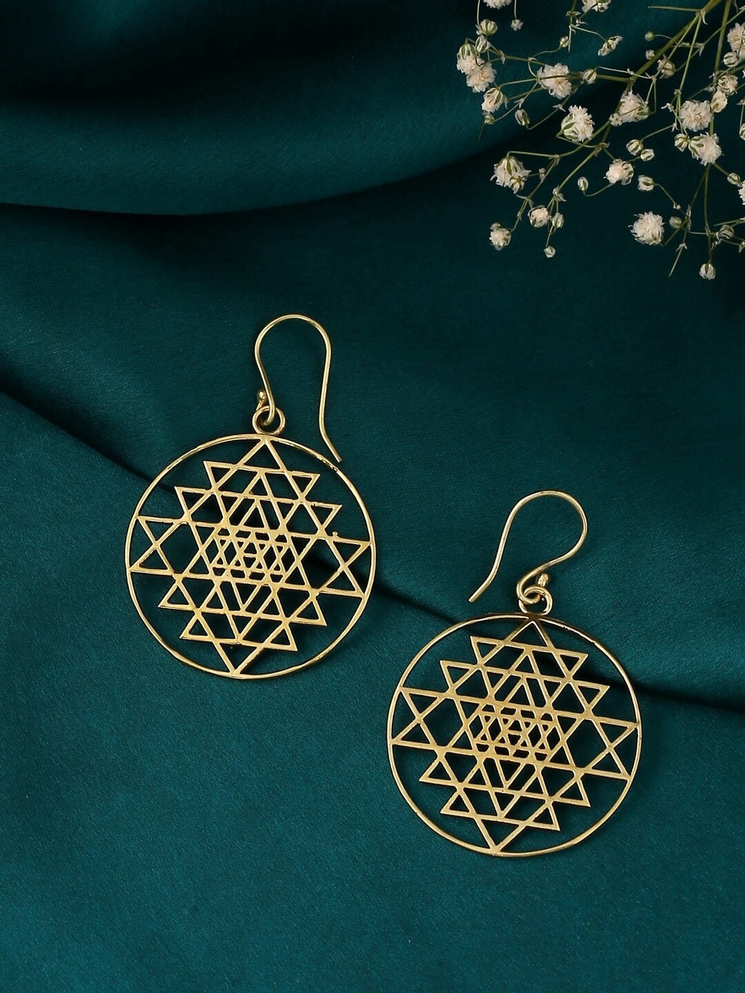 

kashwini Gold-Toned Contemporary Drop Earrings