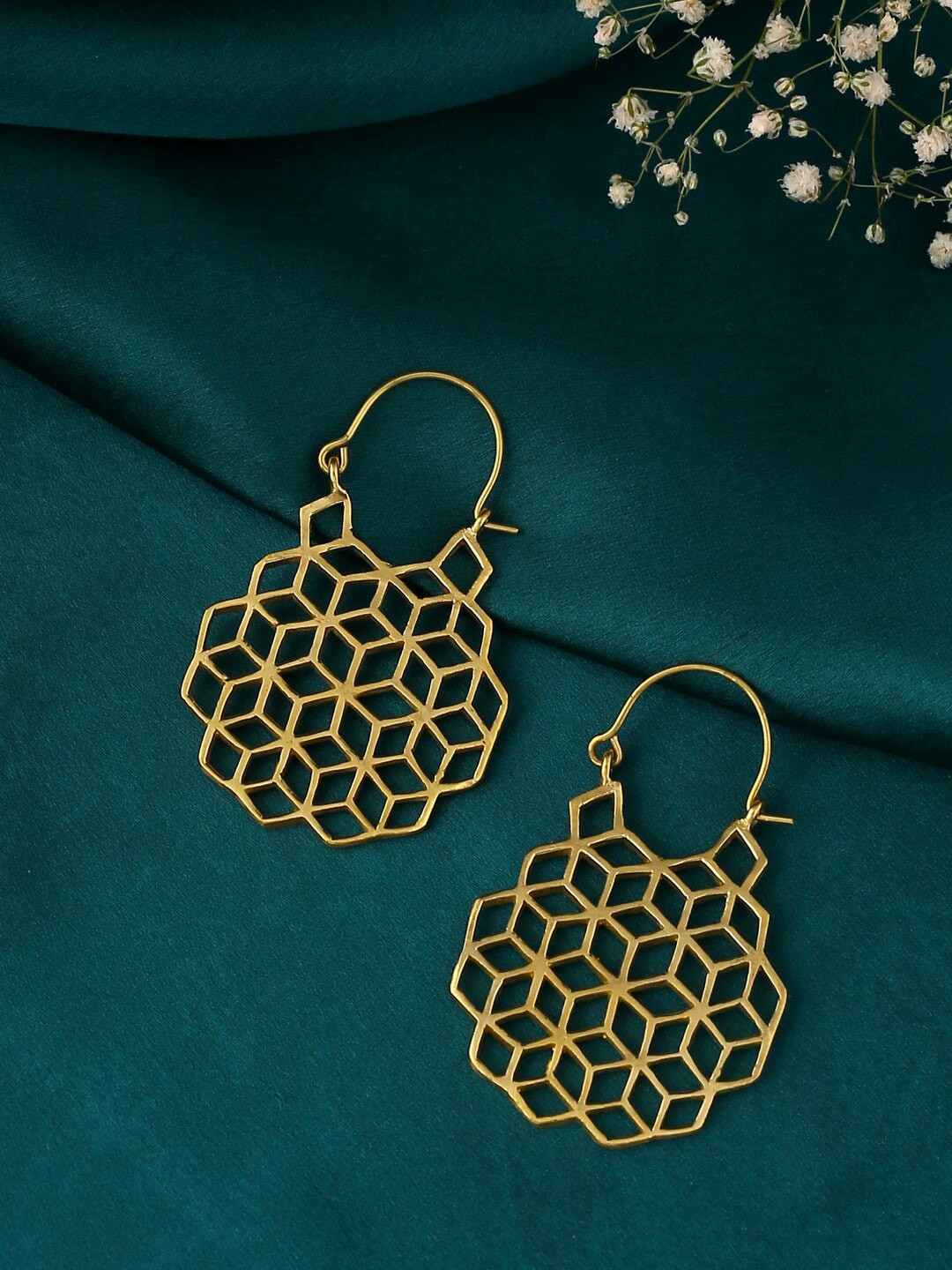 

kashwini Gold-Toned Contemporary Drop Earrings