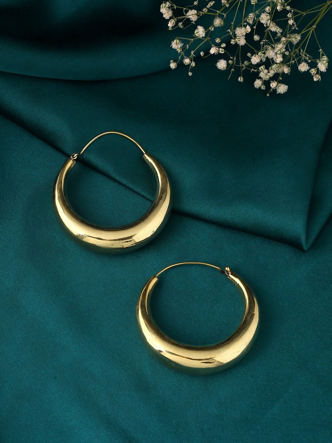 

kashwini Gold-Toned Contemporary Hoop Earrings