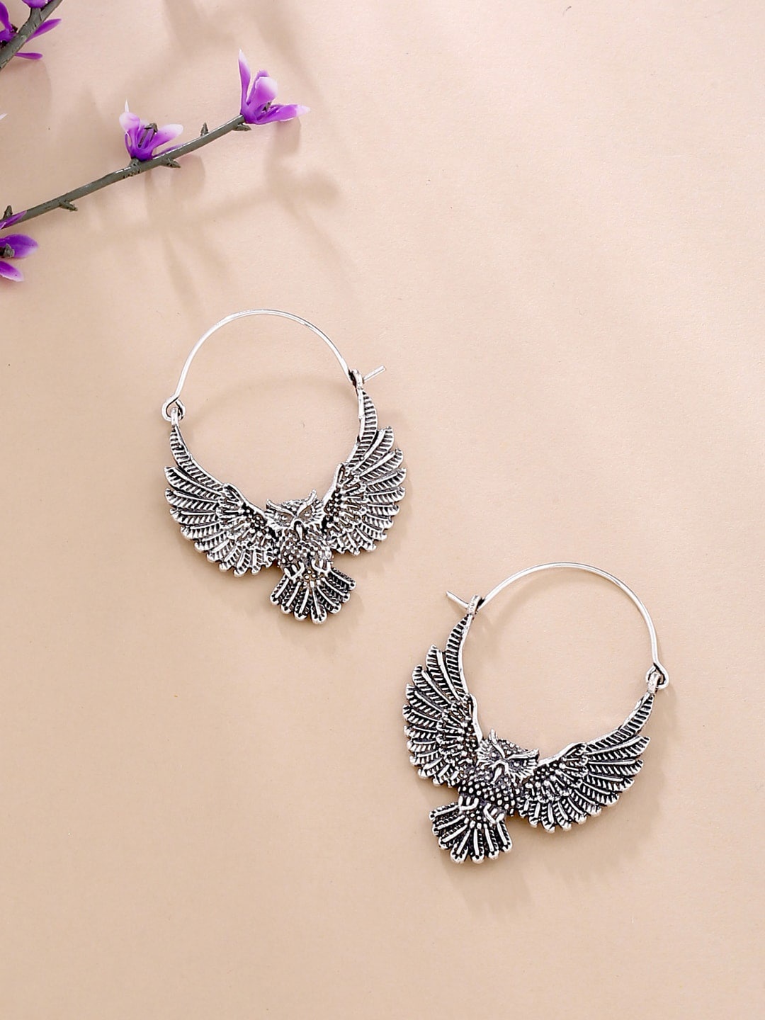 

kashwini Silver-Toned & Black Contemporary Hoop Earrings