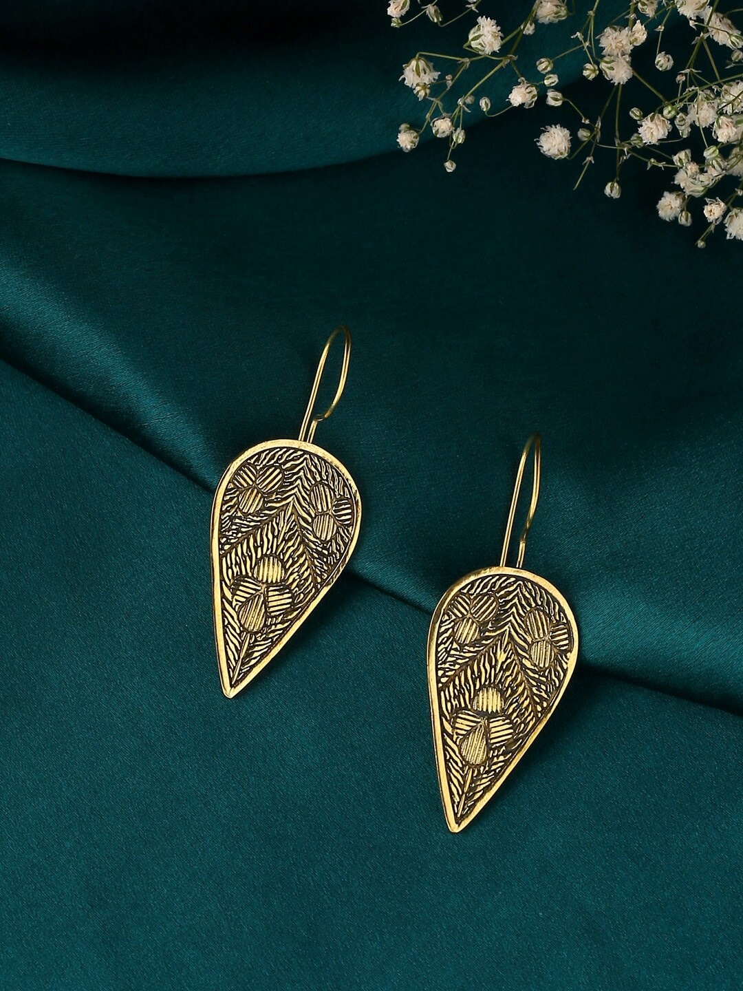 

Kashwini Gold-Toned Contemporary Drop Earrings